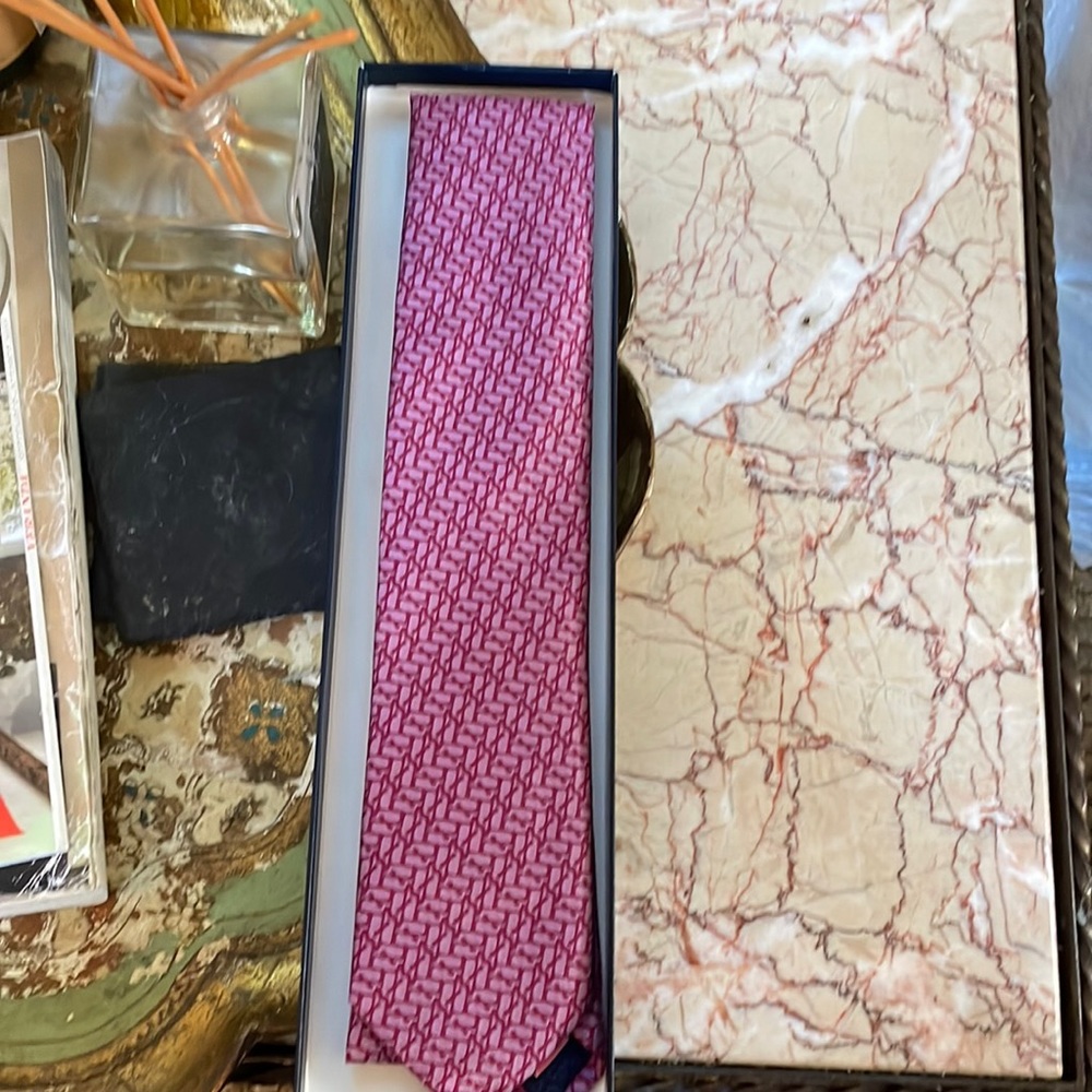 New vineyard vine tie.